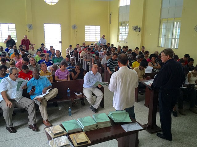 Ed_Hindson_training_pastors_in_Cuba.jpeg